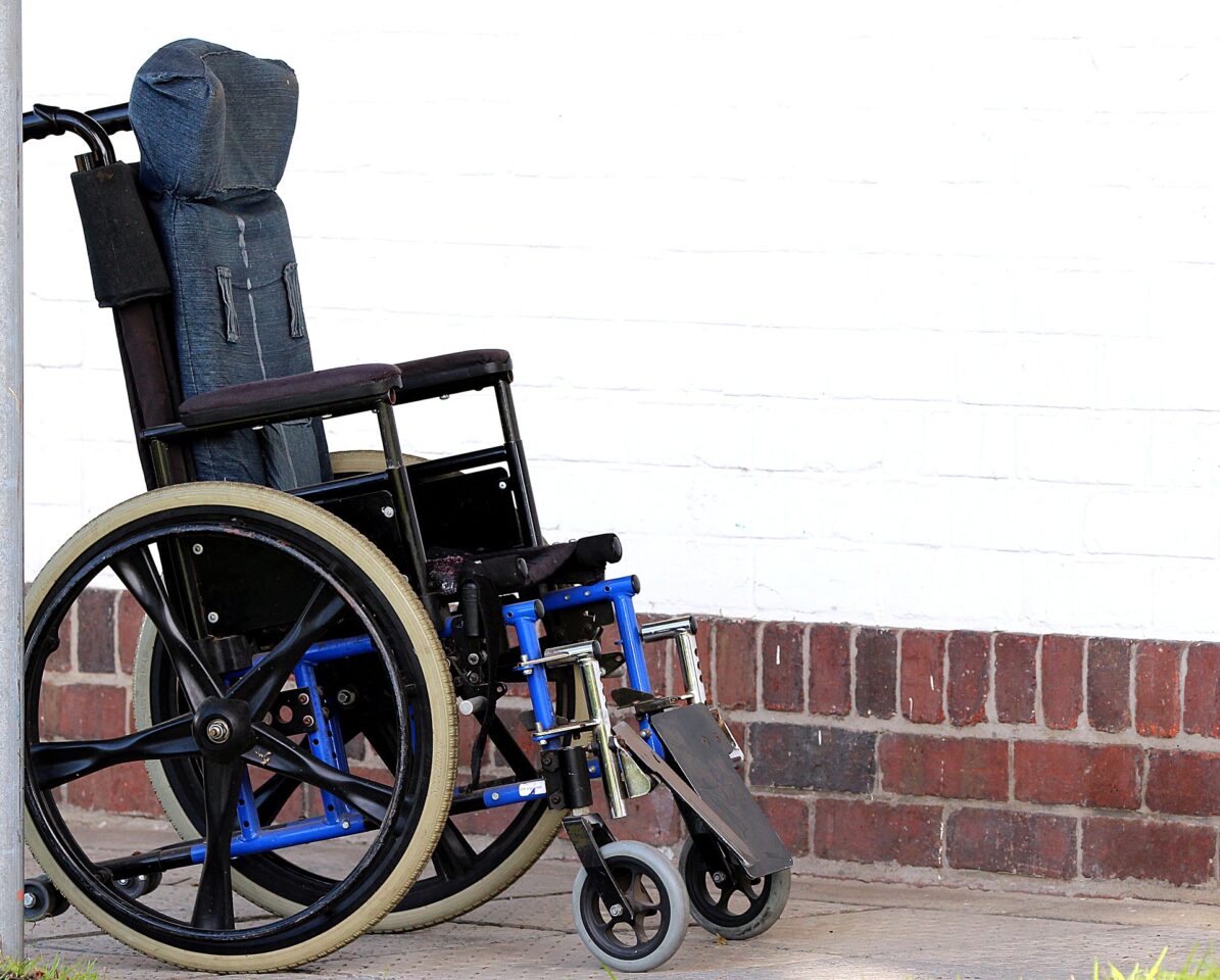 fauteuil roulant adapté