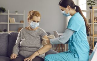 Lancement de la vaccination Covid à domicile