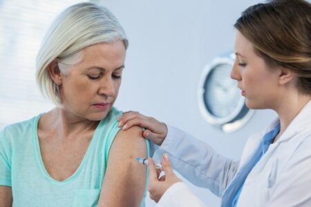 Covid : se faire vacciner par la médecine du travail