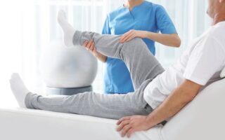Chondropathie : prendre rendez-vous avec un kiné à domicile