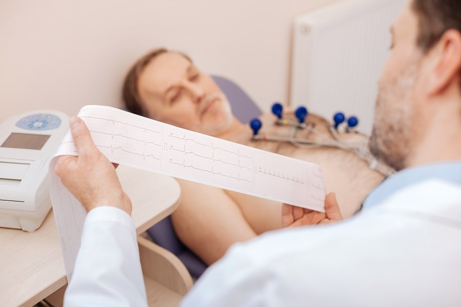 ECG électrocardiogramme pathologie cardiaque cœur examen